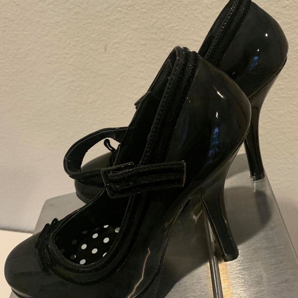 PinUp Couture Pump High Heels